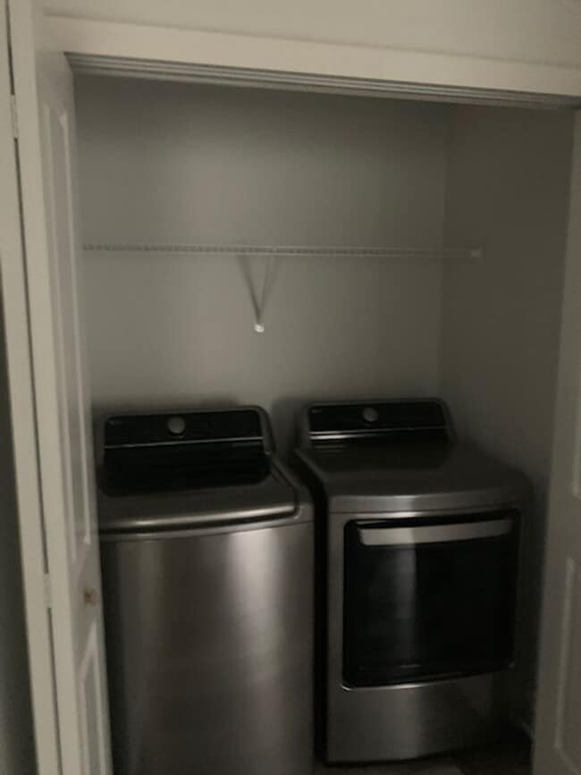 Building Photo - Single Family Home