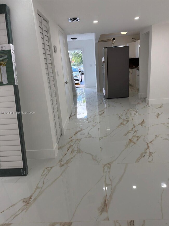 Building Photo - 2669 W 52nd St