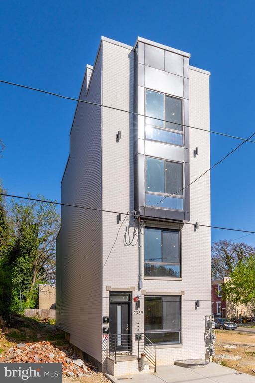 Building Photo - 2339 N 10th St