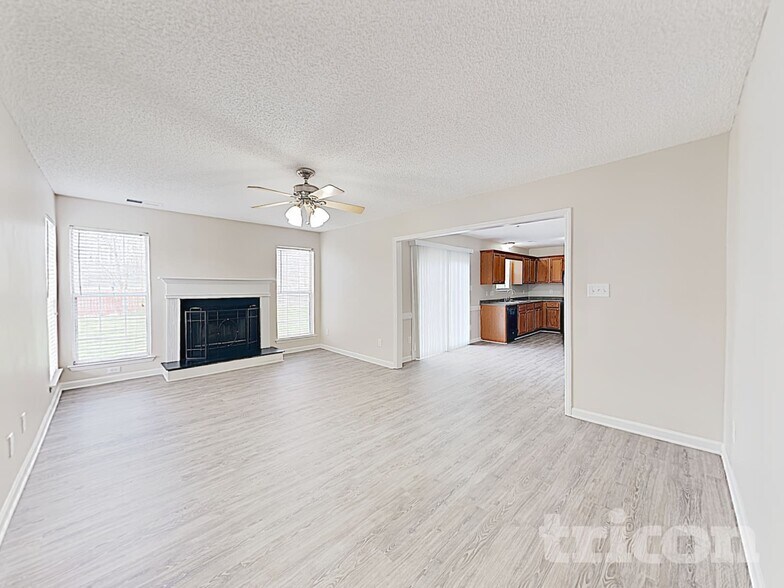 Building Photo - 9010 Whitetail Ct