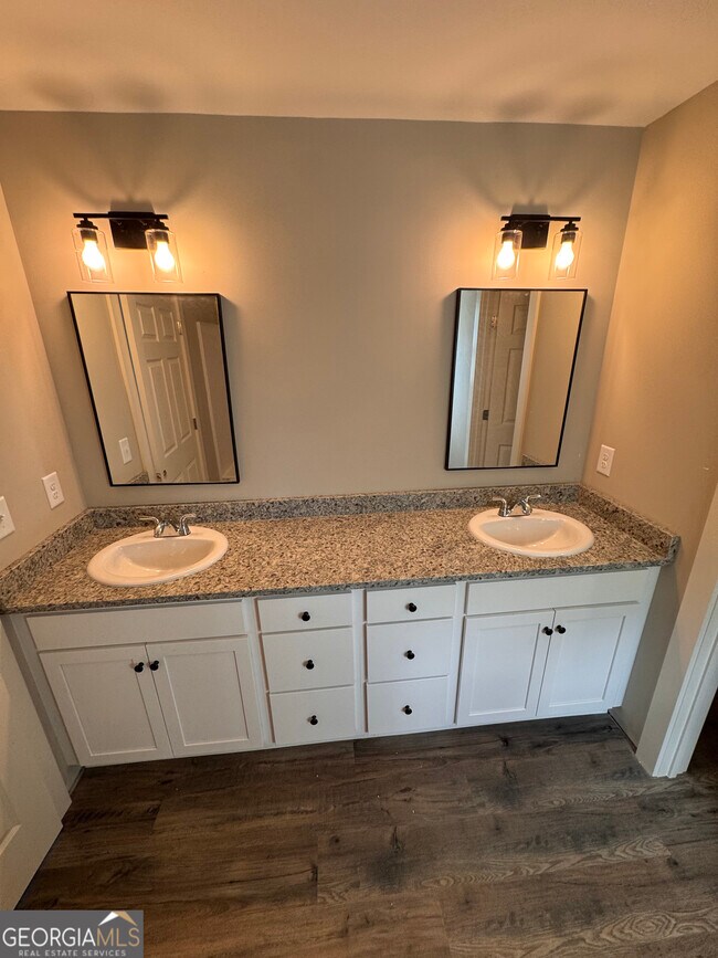 Building Photo - 186 Maret St