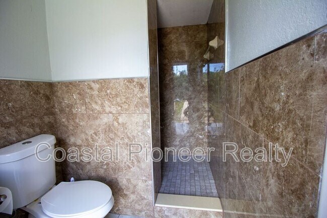 Building Photo - 10760 62nd Ave N