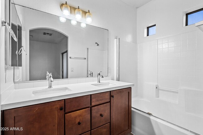 Building Photo - 4608 W Maryland Ave