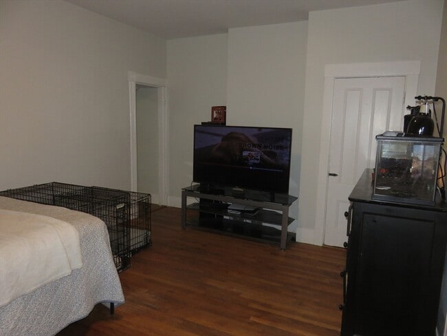 Building Photo - 34 Harvard St