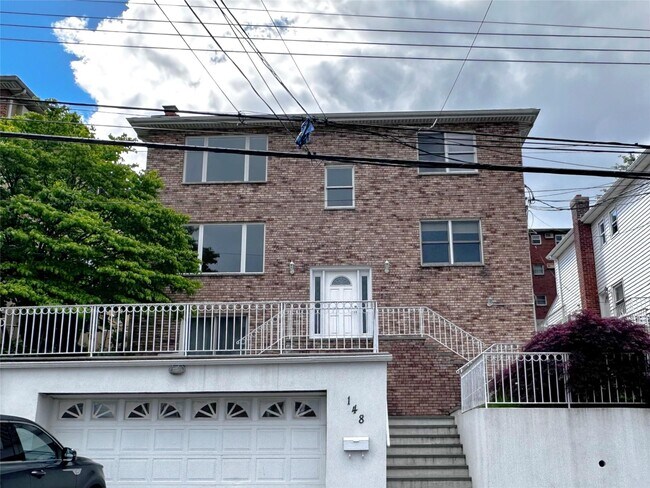 Building Photo - 150 Bennett Ave