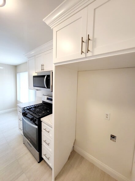 Building Photo - 8919 Longden Ave