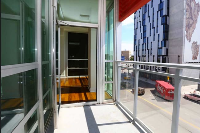 Building Photo - Heart of Wicker Park: CONDO-QUALITY 3-BED, 2-BATH | PETS OK | PARKING