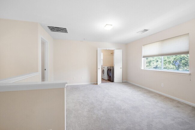 Building Photo - 1726 Rosenborough Ln S