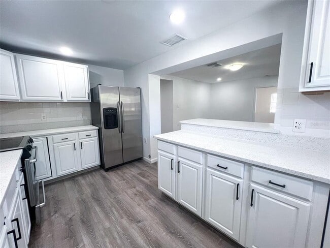 Building Photo - 3402 W Van Buren Dr