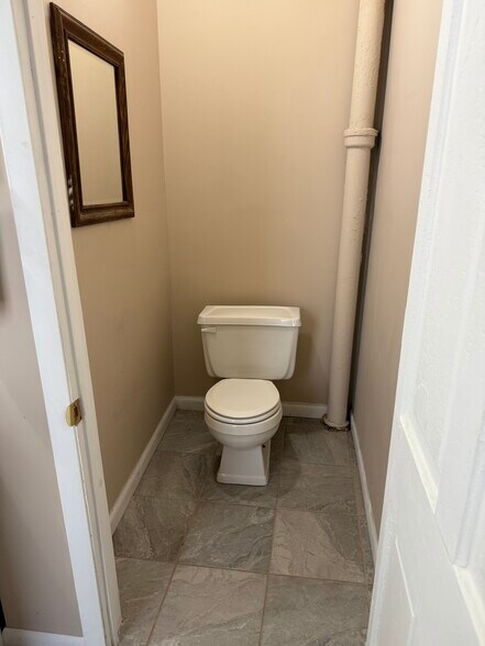 Building Photo - 215 E Bloomington St