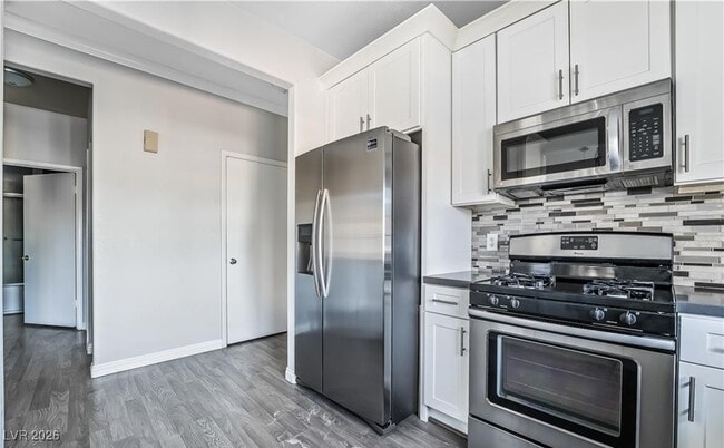 Building Photo - 1851 Hillpointe Rd