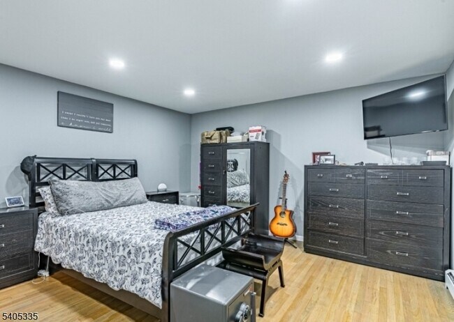 Building Photo - 320 South St