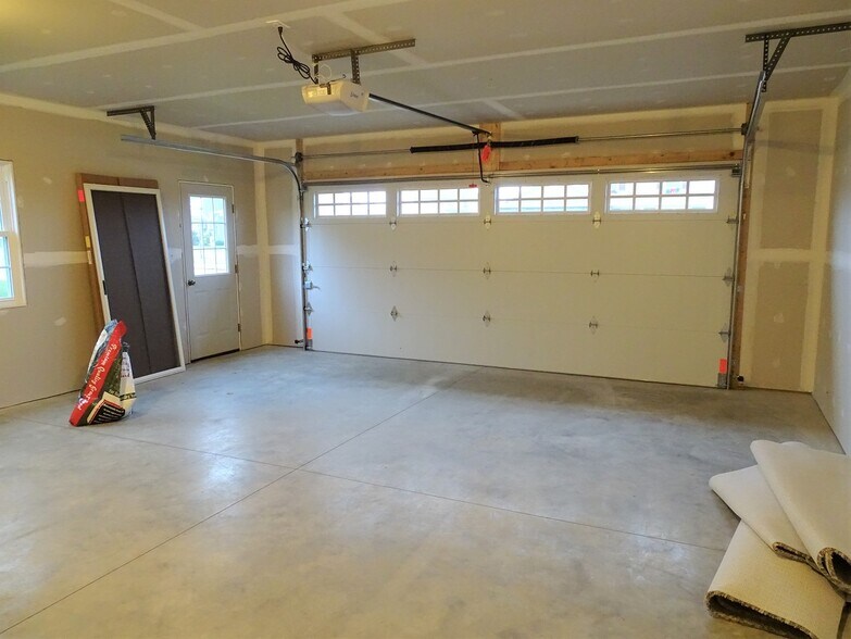 Building Photo - 207 Abbey Ln