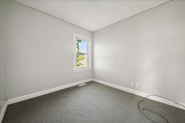 Building Photo - 15258 Evanston St