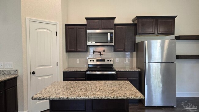 Building Photo - 5157 Peach Dr