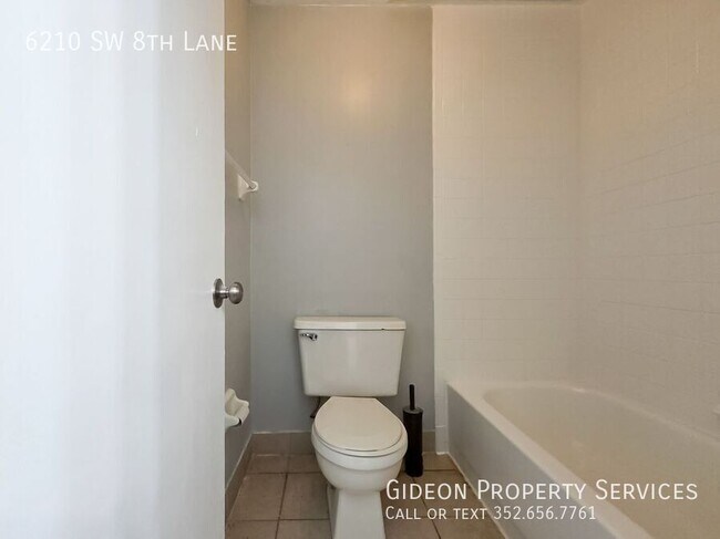 Building Photo - 6210 SW 8th Ln