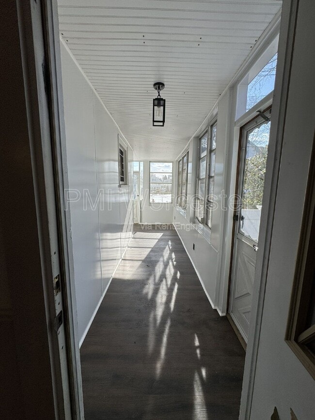 Building Photo - 161 Lincoln St