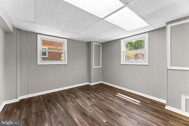 Building Photo - 6100 Hellen Lee Dr