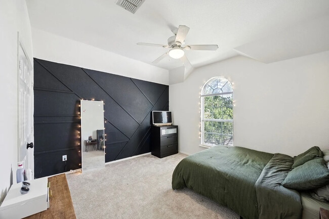 Building Photo - 2716 Royal Troon Dr