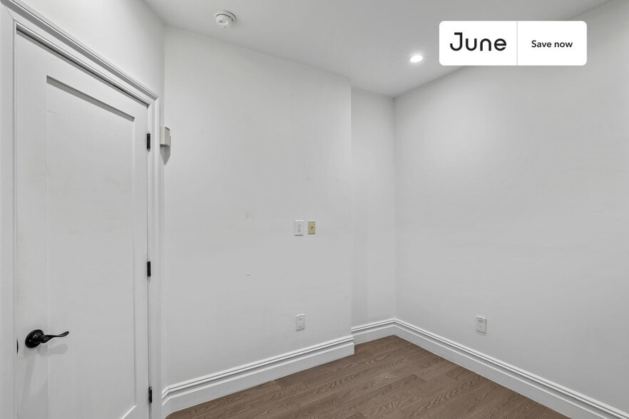 Building Photo - 824 9th Ave