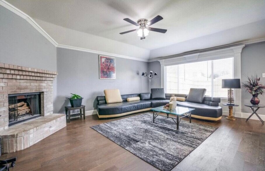 Building Photo - 7717 Coral Way