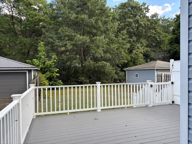 Building Photo - 332 W High St