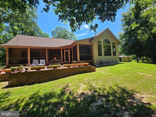 Building Photo - 15401 Jamies Way