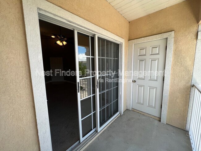 Building Photo - 8210 Green Parrot Rd