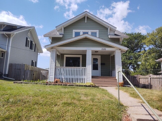 Primary Photo - Charming 2 Bedroom House