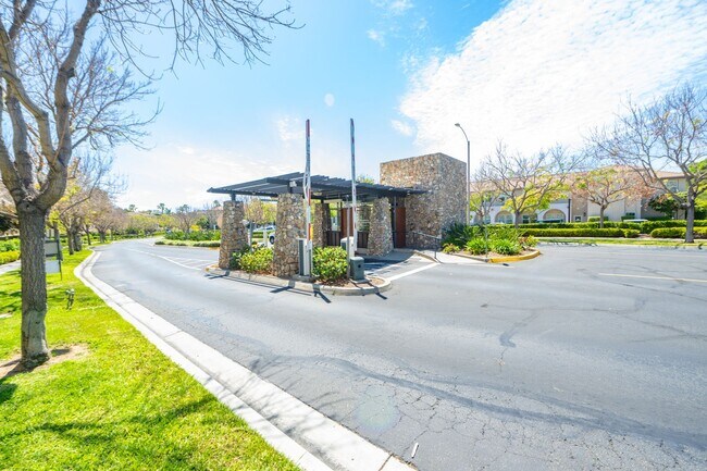 Building Photo - Amazing 3 Bedroom Condo available now! Chula Vista / Eastlake / Otay Ranch Area