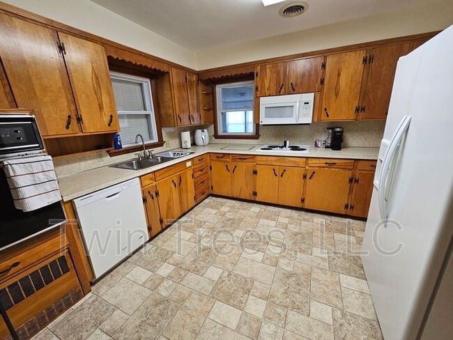 Building Photo - 115 Shenell Dr