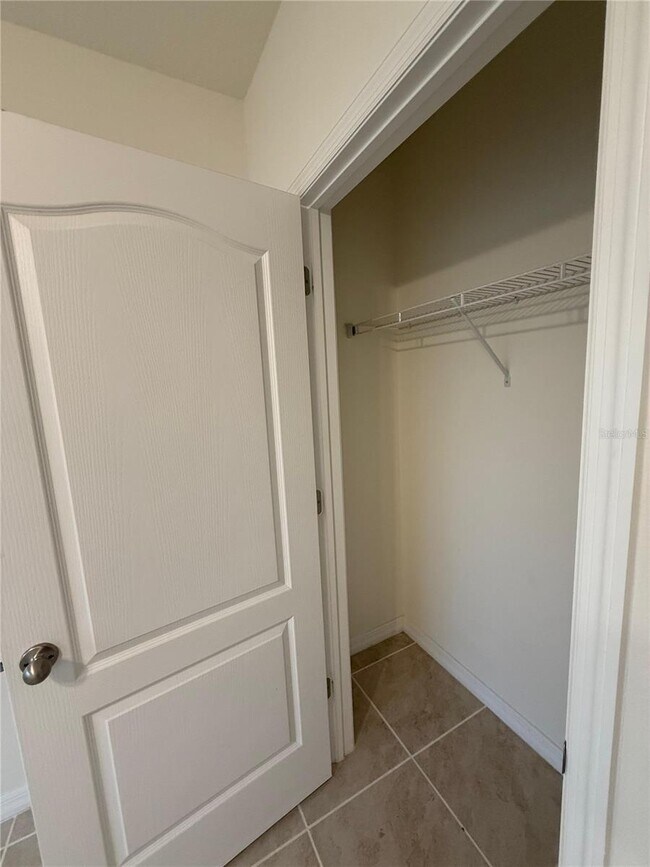 Building Photo - 2109 Doe Run Dr