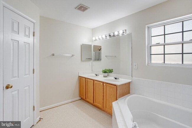 Building Photo - 11973 Rayborn Creek Dr