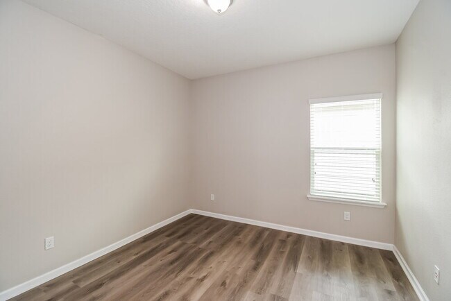 Building Photo - 7015 Longleaf Branch Dr