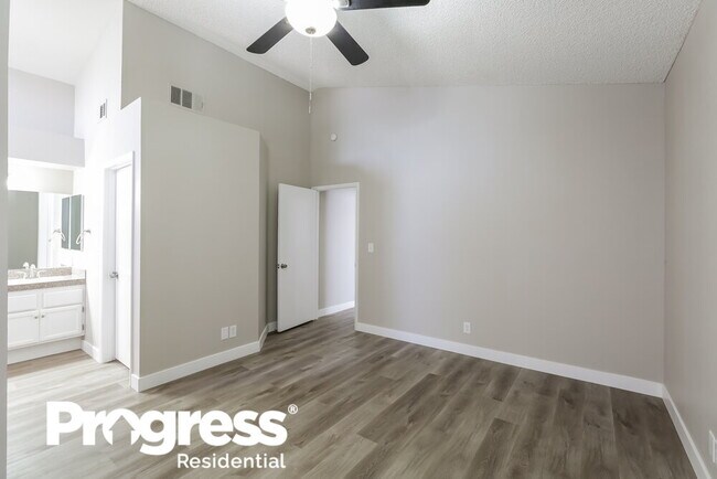 Building Photo - 5797 Goodsprings Ct