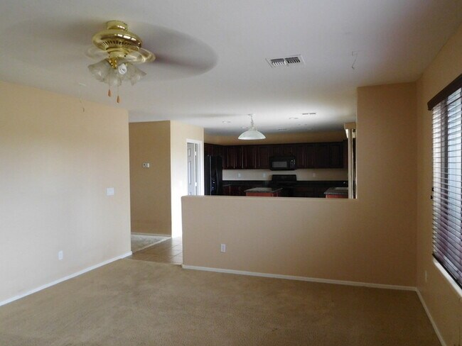 Building Photo - Huge 2700 SFT, Golf-view Community in Villages at Queen Creek!