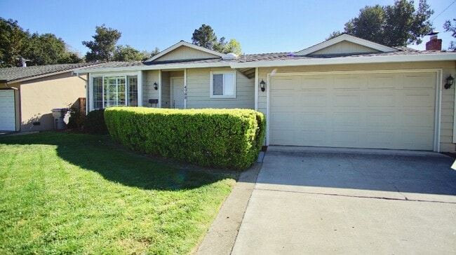 Building Photo - 4732 Manitoba Dr