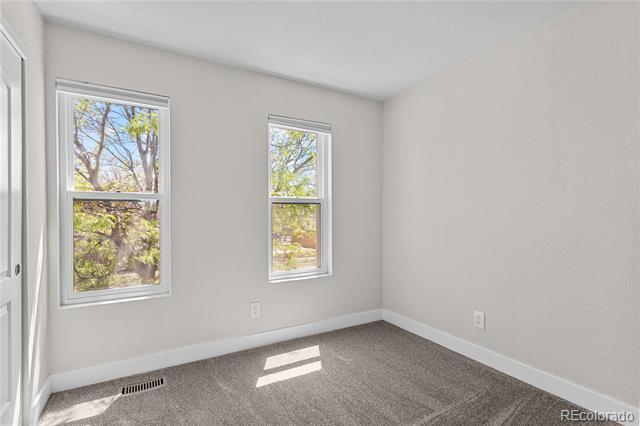 Building Photo - 1721 E 35th Ave