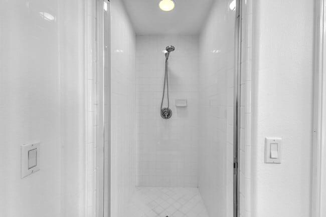 Building Photo - 162 Paseo Bravo