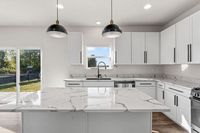 Building Photo - Charming 4-Bedroom Home in Prime St. Charl...