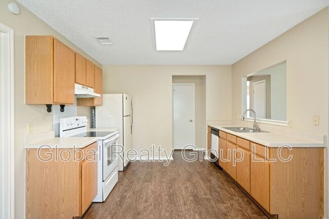 Building Photo - 1117 Stone Hollow