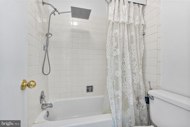 Building Photo - 110 Cross Keys Rd