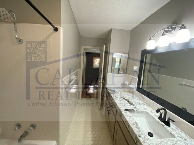 Building Photo - Sherwood 3 Bedroom Home