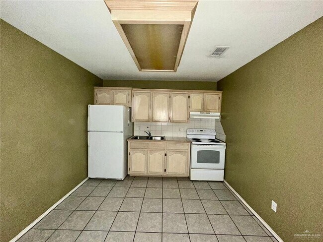 Building Photo - 4307 W La Guardia Ln