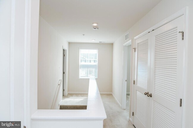 Building Photo - 118 Charlotte St