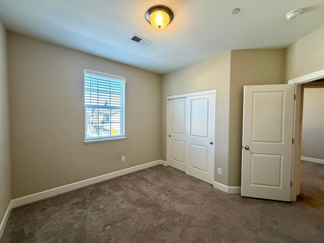 Building Photo - 1860 Sea Horse Rd