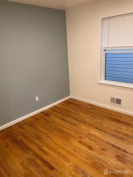 Building Photo - 1089 Magnolia Ave