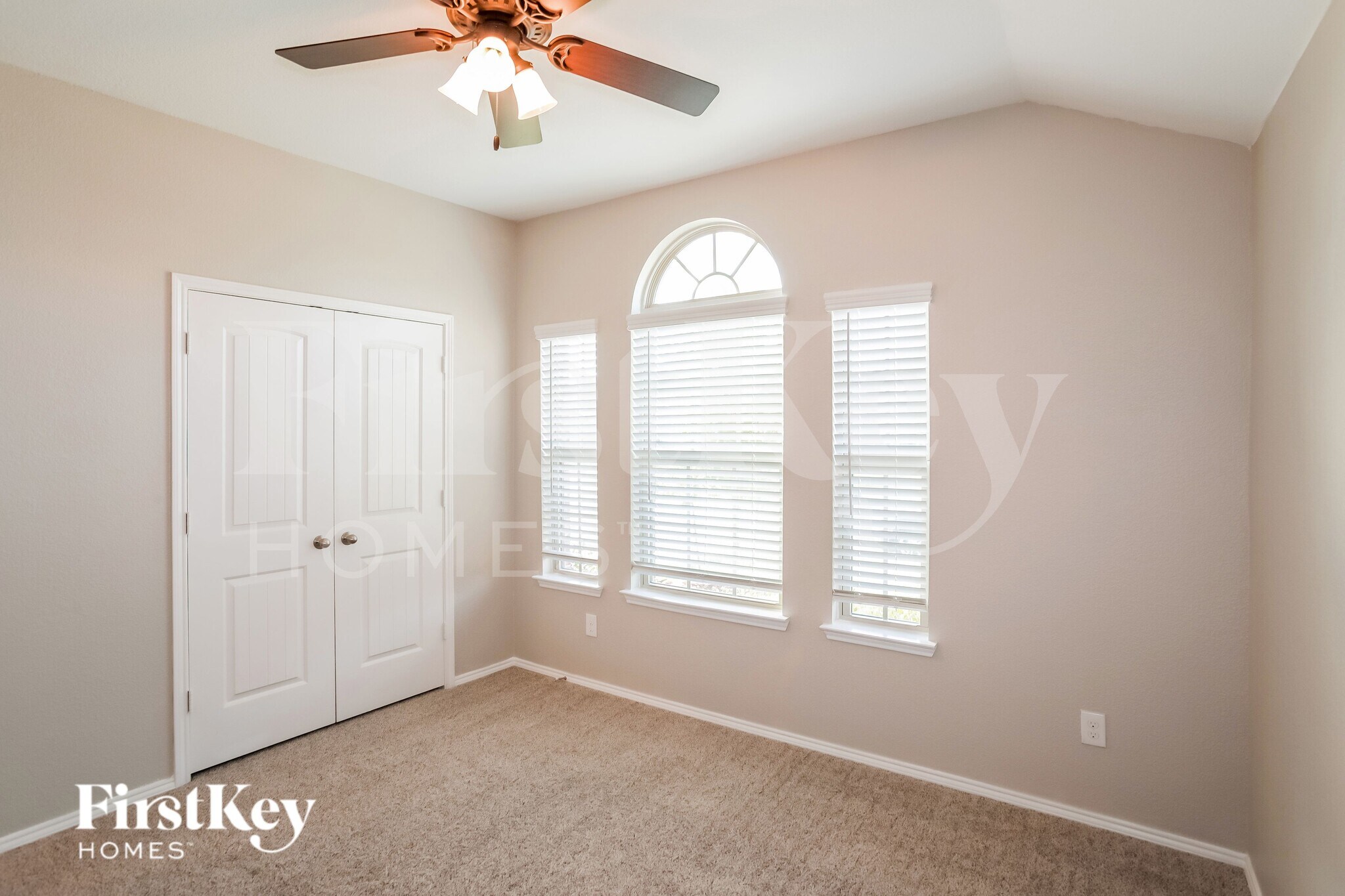 Building Photo - 1305 Trumpet Dr