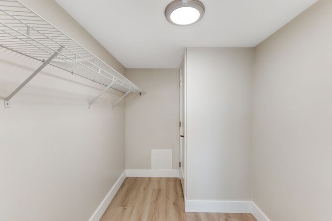 Building Photo - ** COUNTRY CLUB MANOR ** 2 BED / 2 BATH - CONDO - 55+ COMMUNITY - REMODELED - ANNUAL RENTAL