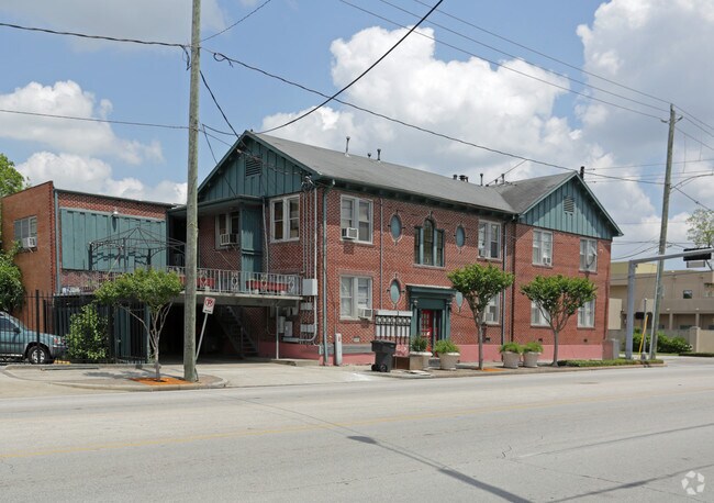 Building Photo - 3120 Caroline St
